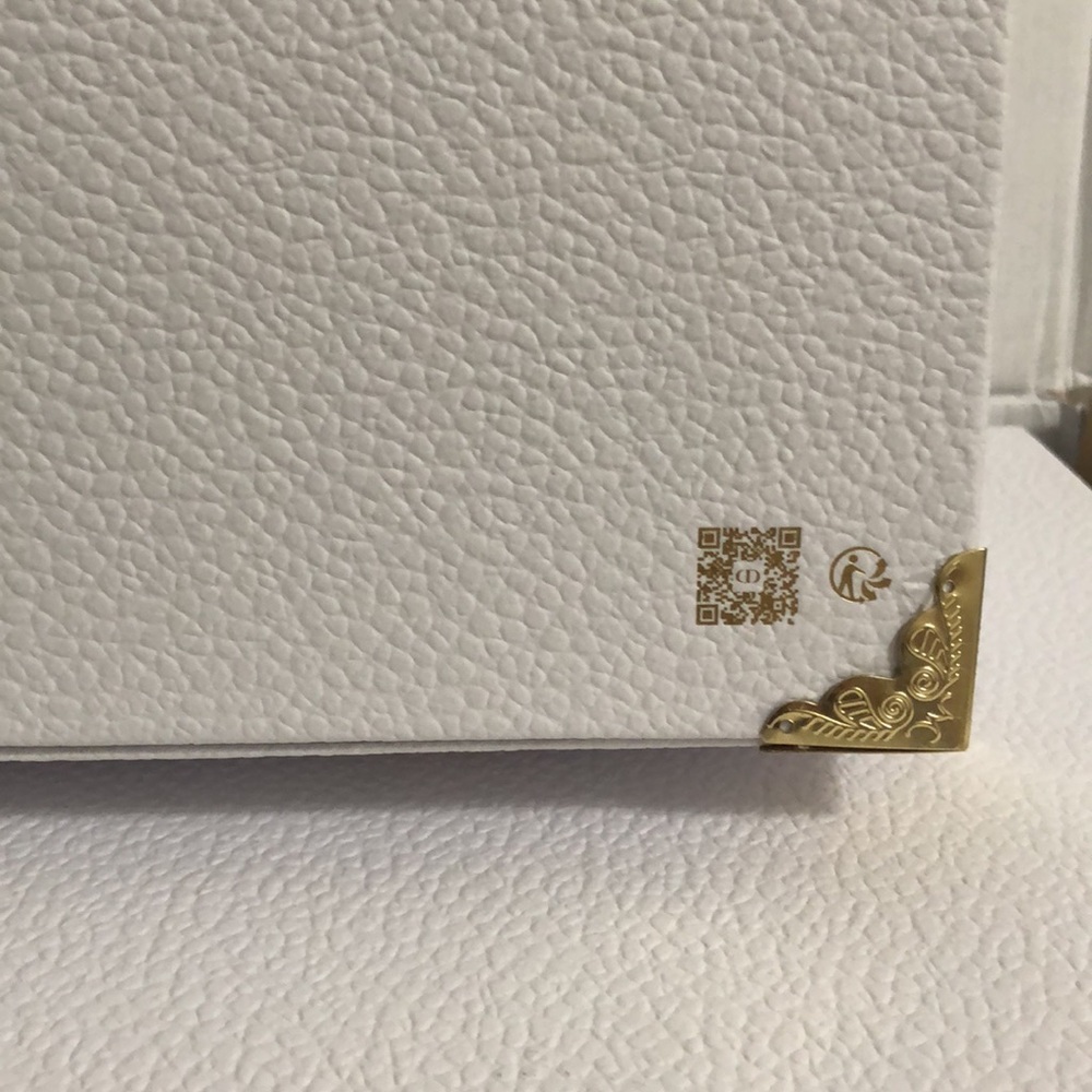 Dior Paper Trunk Box - Picture 9 of 11